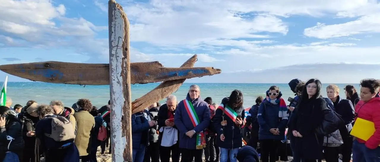 La vita di due ragazzi pakistani sopravvissuti al naufragio ricomincia da Cassano allo Ionio. Papasso: «Pronti ad accoglierli»