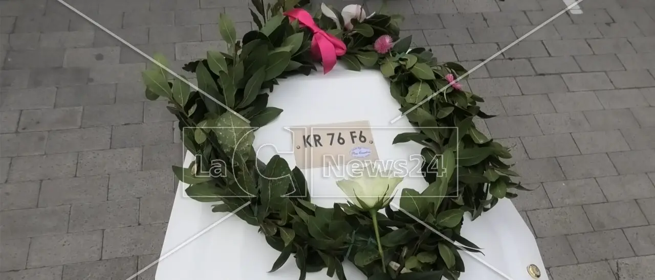 Bimba musulmana chiamata come il santo della Calabria e seppellita senza rito islamico, lo sconcerto dell’Imam: «Perché?»