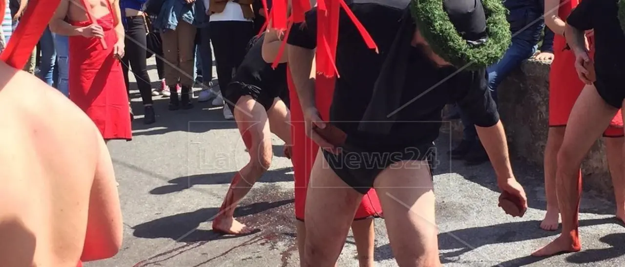 Vattienti vietati a Nocera Terinese, raccolte 1200 firme in poco più di 24 ore per revocare l’ordinanza