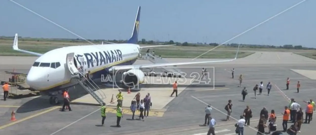 Estate, Ryanair aumenta frequenza voli per Crotone e Lamezia Terme: 2 nuove tratte per Treviso e Venezia