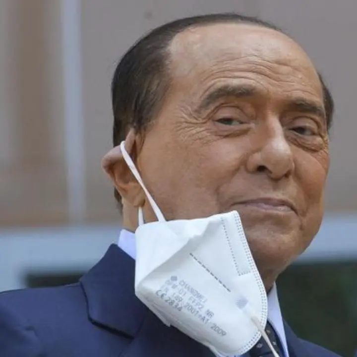 Silvio Berlusconi nuovamente ricoverato al San Raffale di Milano. È in terapia intensiva