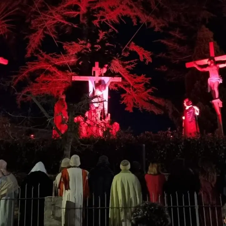 San Costantino Calabro: ampia partecipazione per la suggestiva rappresentazione della Passione vivente