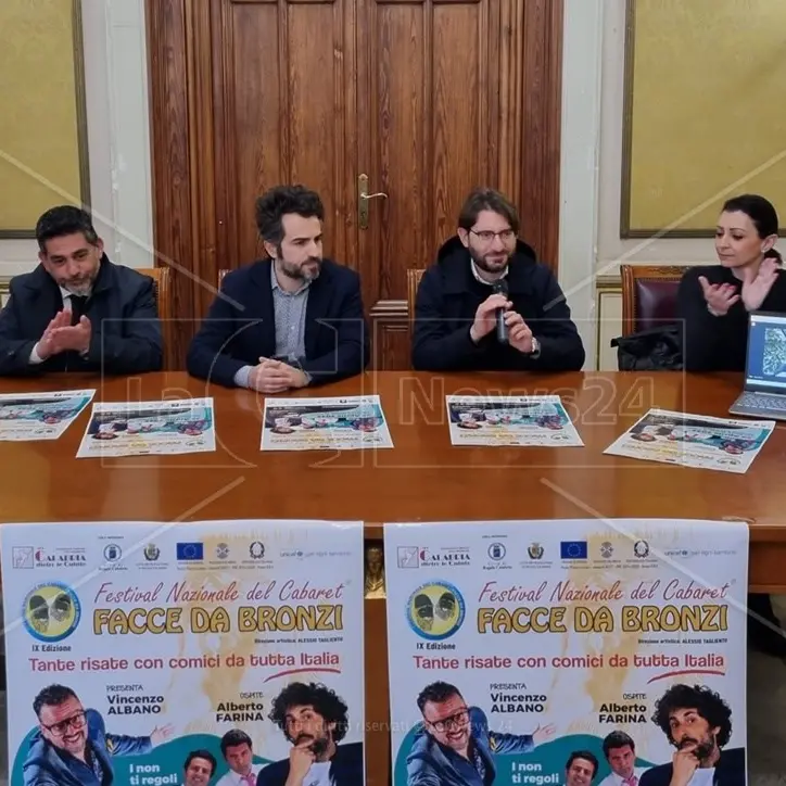 “Facce da bronzi 2023”, a Reggio presentato il festival che lancia i futuri comici
