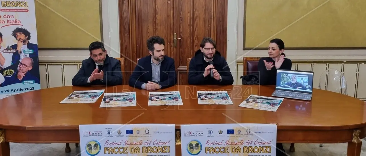 “Facce da bronzi 2023”, a Reggio presentato il festival che lancia i futuri comici