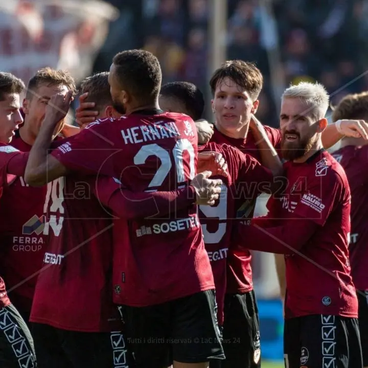 Reggina, dopo la vittoria di Perugia si cerca continuità e si spera in una sentenza favorevole