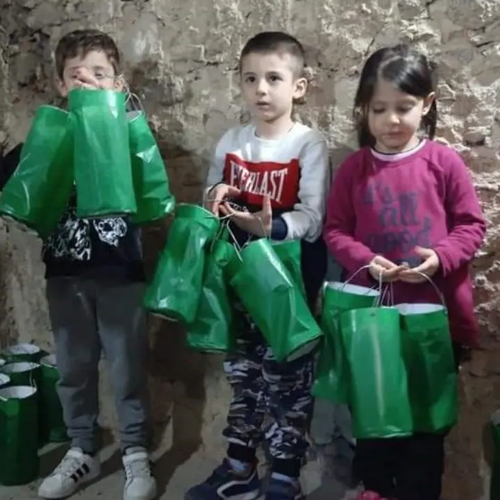 Naca di Davoli, anche i bambini all’opera per illuminare la notte del Venerdì Santo