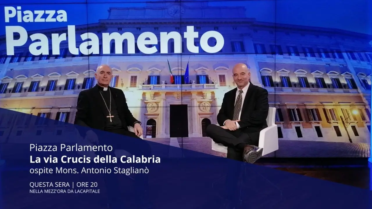 Dal significato della Via crucis ai temi della guerra e dei migranti: monsignor Staglianò ospite di Piazza Parlamento