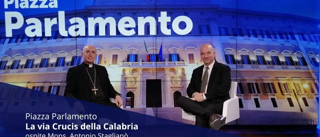 Dal significato della Via crucis ai temi della guerra e dei migranti: monsignor Staglianò ospite di Piazza Parlamento