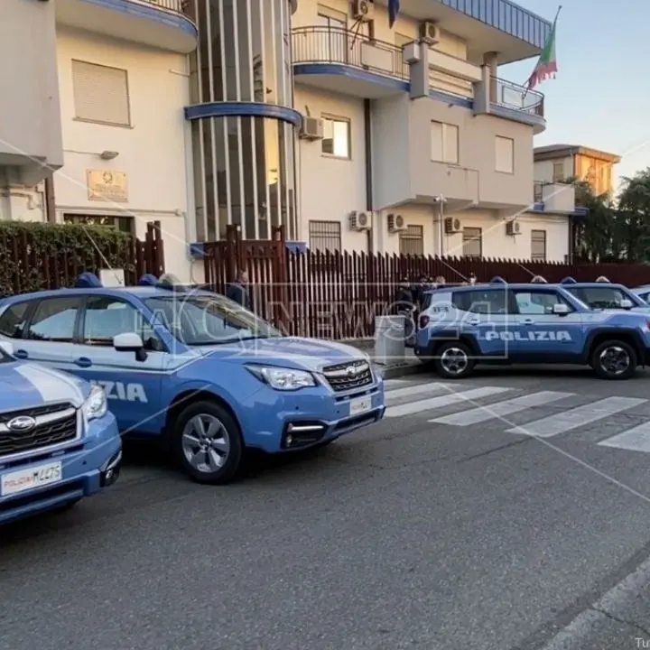 Detenzione e spaccio di droga a Corigliano Rossano, un arresto e due denunce