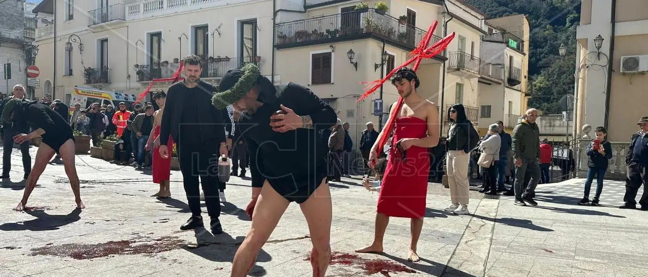 I Vattienti sono tornati: Nocera Terinese si commuove dinnanzi «al gesto indicibile dei flagellanti»
