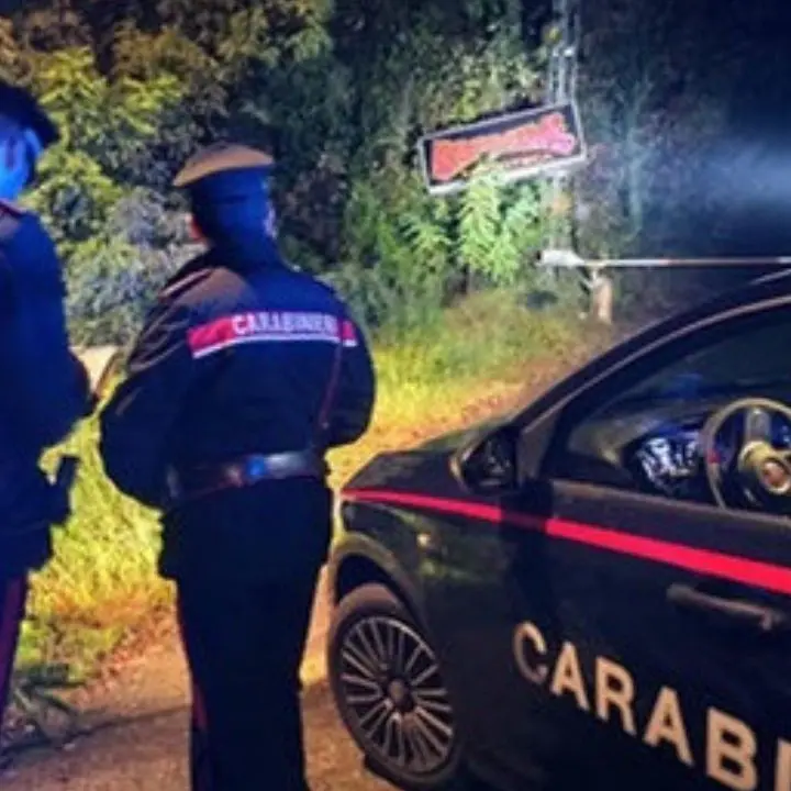 Giovane accoltellato muore nella notte in ospedale a Milano: indagano i carabinieri