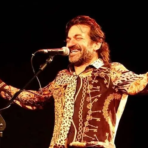 Il cantautore calabrese Peppe Voltarelli a Parigi per le “Festival de la Chanson Italienne”