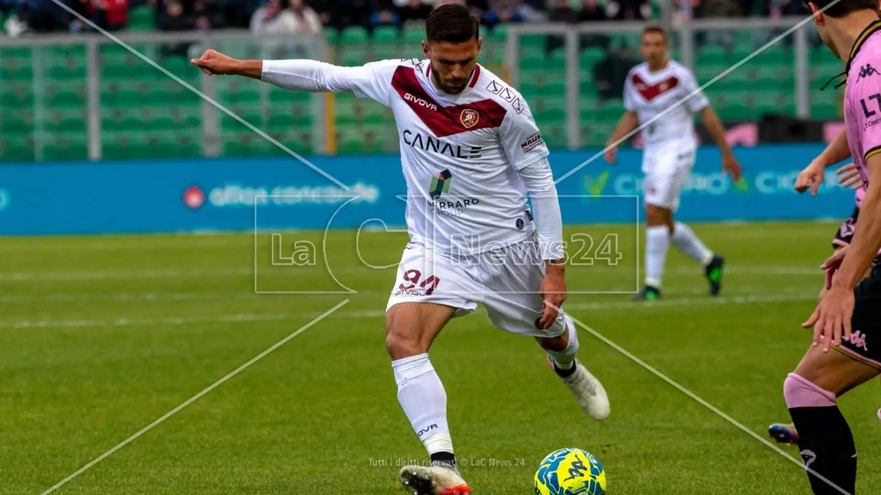 Sei punti fondamentali: la Reggina adesso può davvero pensare ai playoff. Tanti applausi per Liotti