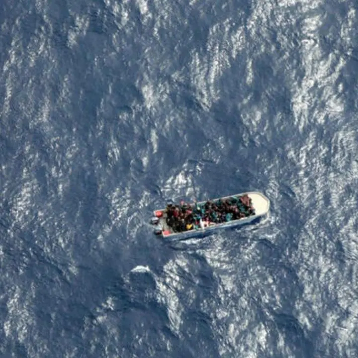 Migranti, naufragio al largo della Tunisia: almeno dieci morti, tra cui due bambini