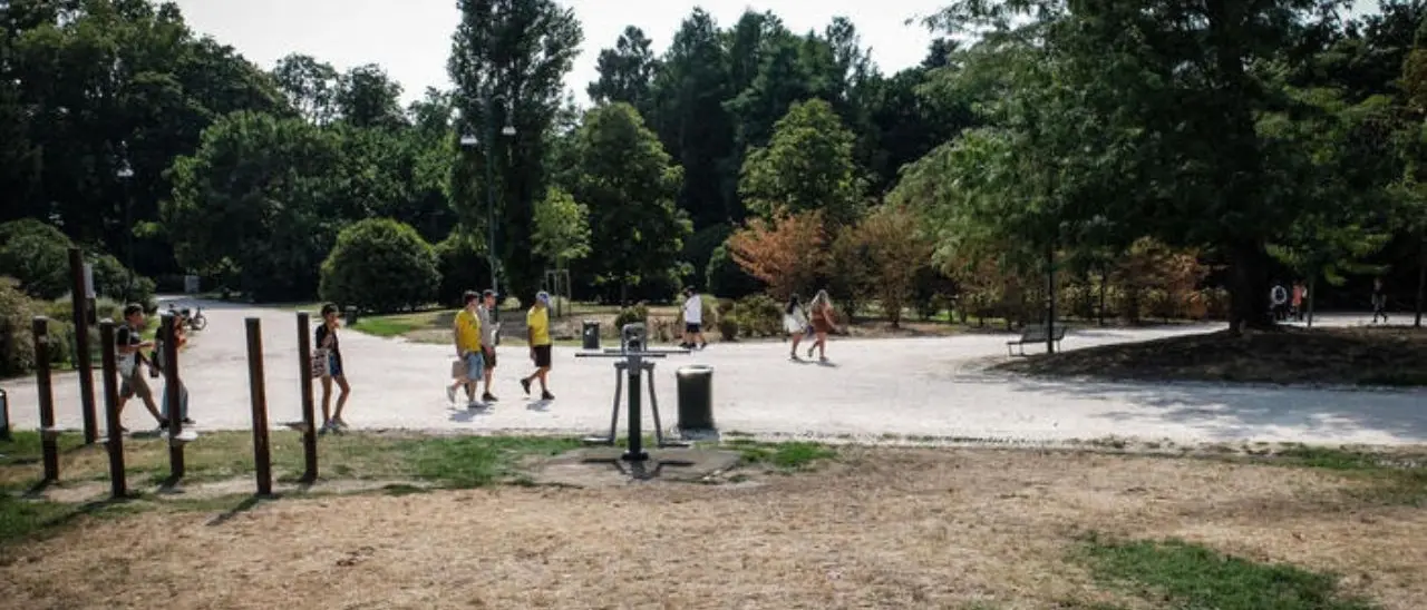 Milano, bimbo in bici urta una 87enne che cade e muore: il padre accusato di omicidio colposo