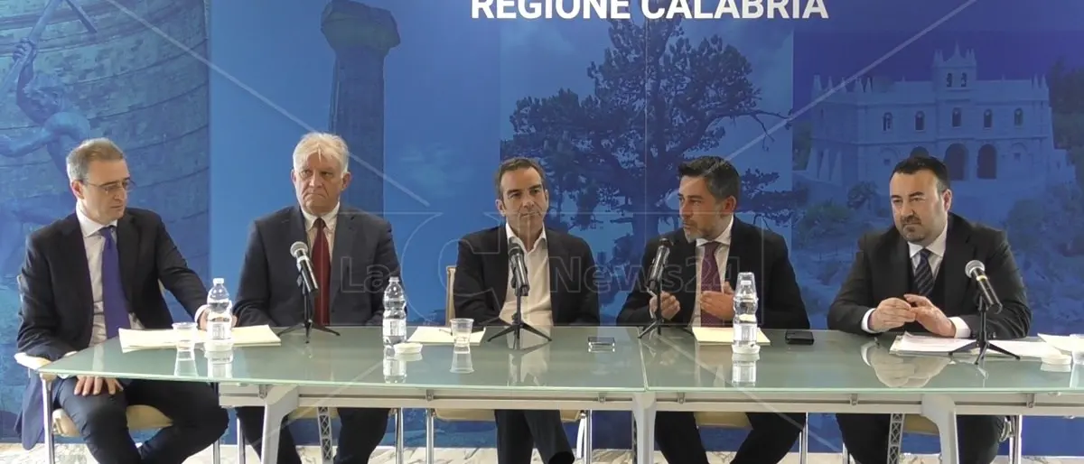 Riforma del sistema idrico, i comuni del Crotonese di nuovo all’attacco: depositato un nuovo ricorso