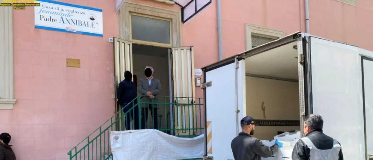 Messina, sequestrati 500 chili di novellame di sarda: erano nascosti in un furgone proveniente dalla Calabria