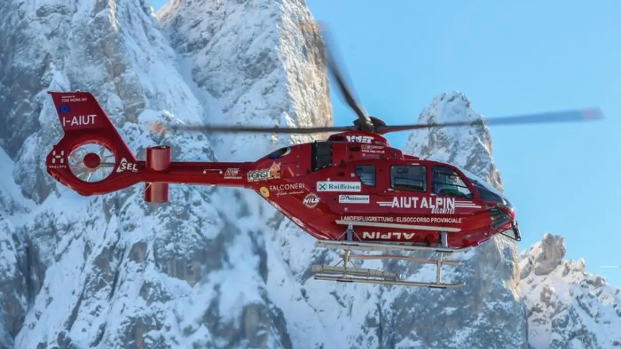 Tragedia in Alto Adige, cadavere di una donna trovato in un sacco a pelo su un prato alpino