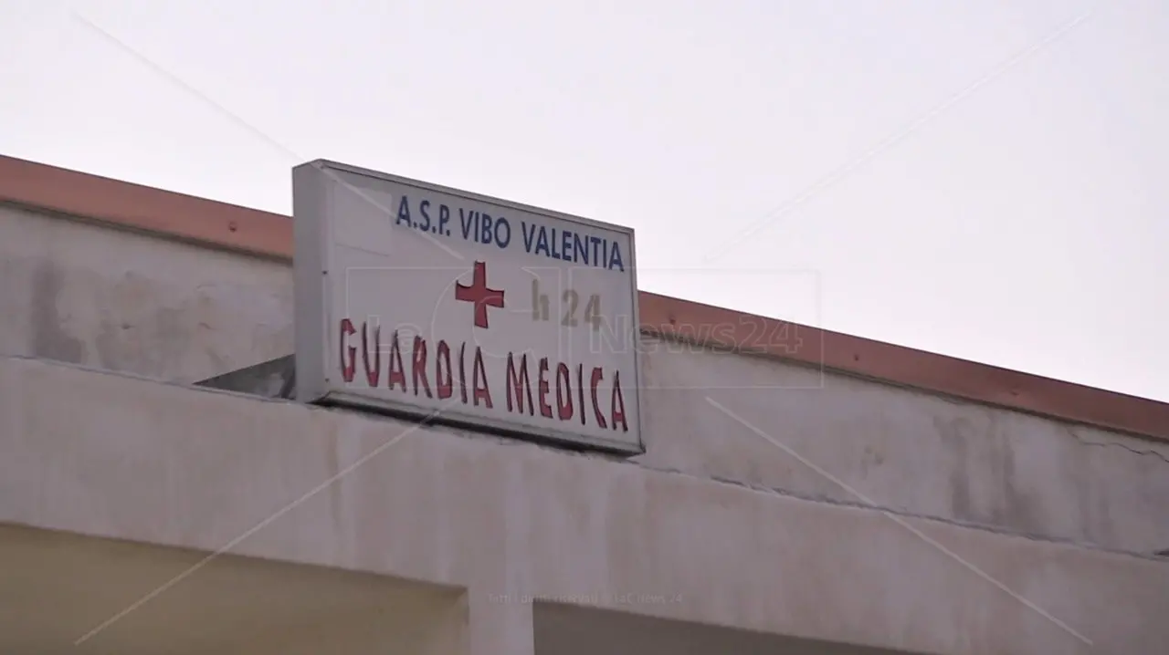 Manca il personale e la Guardia medica resta chiusa: sindaco del Vibonese denuncia Asp e Regione