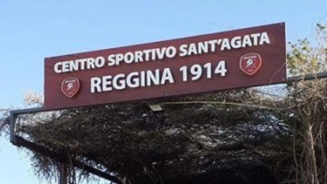 Reggina penalizzata di 3 punti: la Figc manda gli atti in Procura per ulteriori approfondimenti