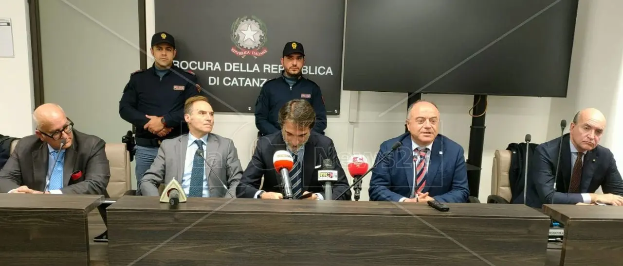 Arresti Catanzaro, il procuratore Gratteri: «Comunità rom agisce come un clan, il blitz pronto da un anno»