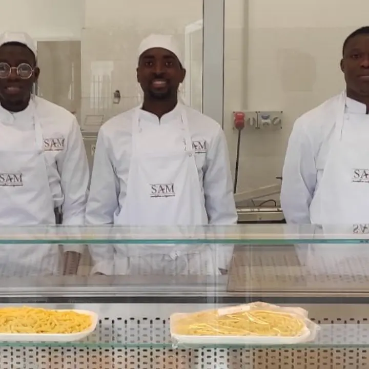 Arrivarono in Calabria con i barconi anni fa, ora tre migranti aprono un pastificio: «Per noi è un sogno che si realizza»