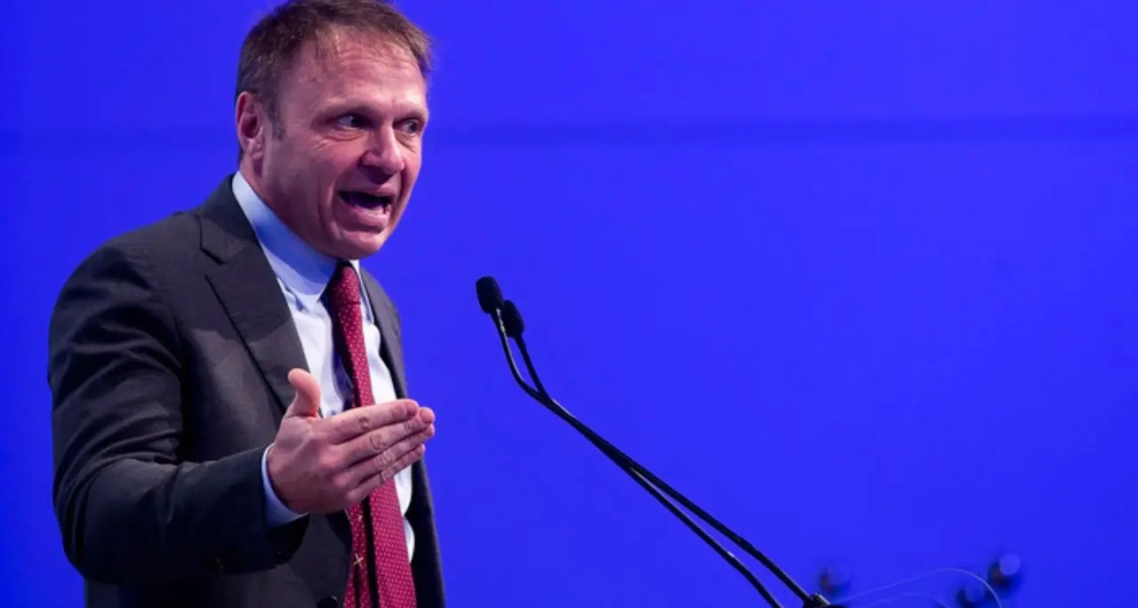 La “bresaola americana” di Lollobrigida: così il ministro tenta di aggirare i dazi Usa\n