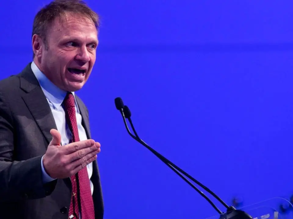La “bresaola americana” di Lollobrigida: così il ministro tenta di aggirare i dazi Usa