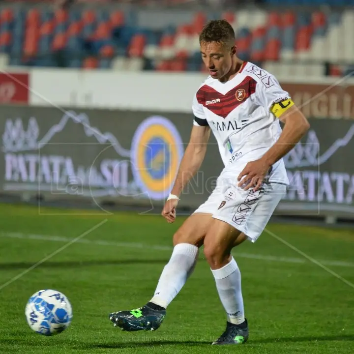 Reggina, Cionek spiega: «A Genova si è riaccesa la scintilla». Venerdì c’è il Brescia: arbitra Meraviglia