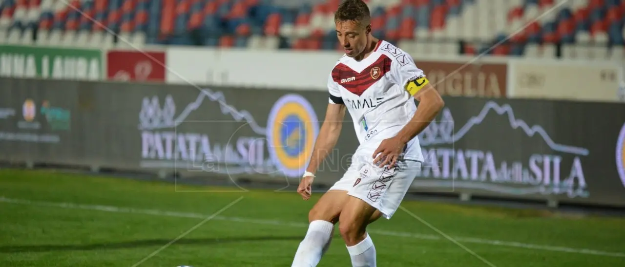 Reggina, Cionek spiega: «A Genova si è riaccesa la scintilla». Venerdì c’è il Brescia: arbitra Meraviglia