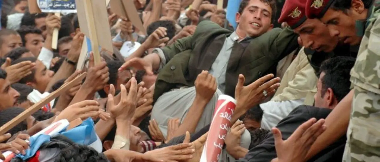 Tragedia nello Yemen, almeno 85 morti e più di 300 feriti nella calca durante un evento di beneficenza