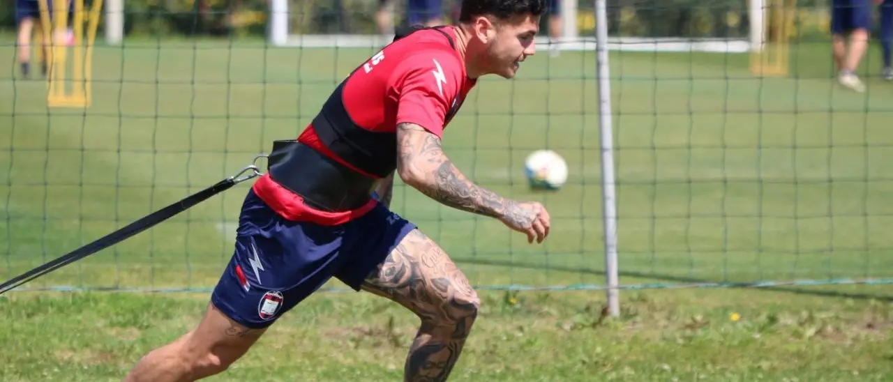 Il Crotone ha nel mirino il Giugliano ma la testa è ai play off: oggi allenamento a porte aperte