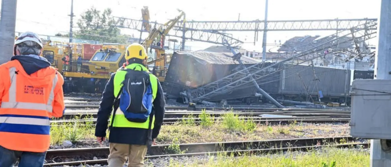 Deraglia carro di un treno merci, circolazione interrotta tra Firenze e Bologna: Frecciarossa fermo a Sibari