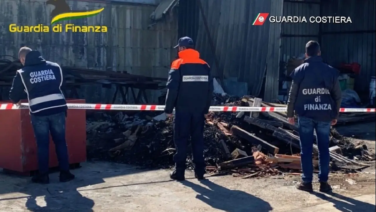 Irregolarità in un cantiere navale a Vibo Marina: disposto il sequestro