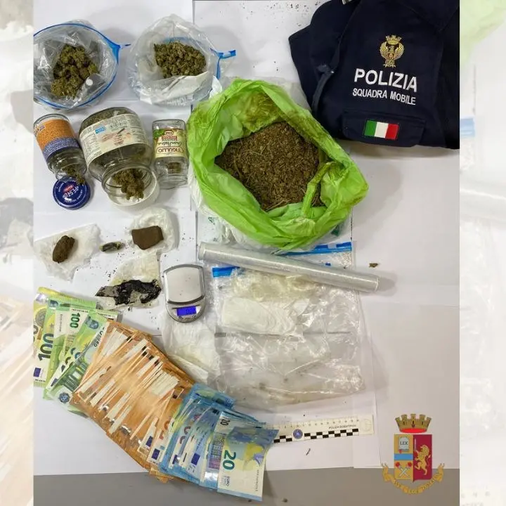 Rende, beccato in casa con marijuana e hashish: arrestato