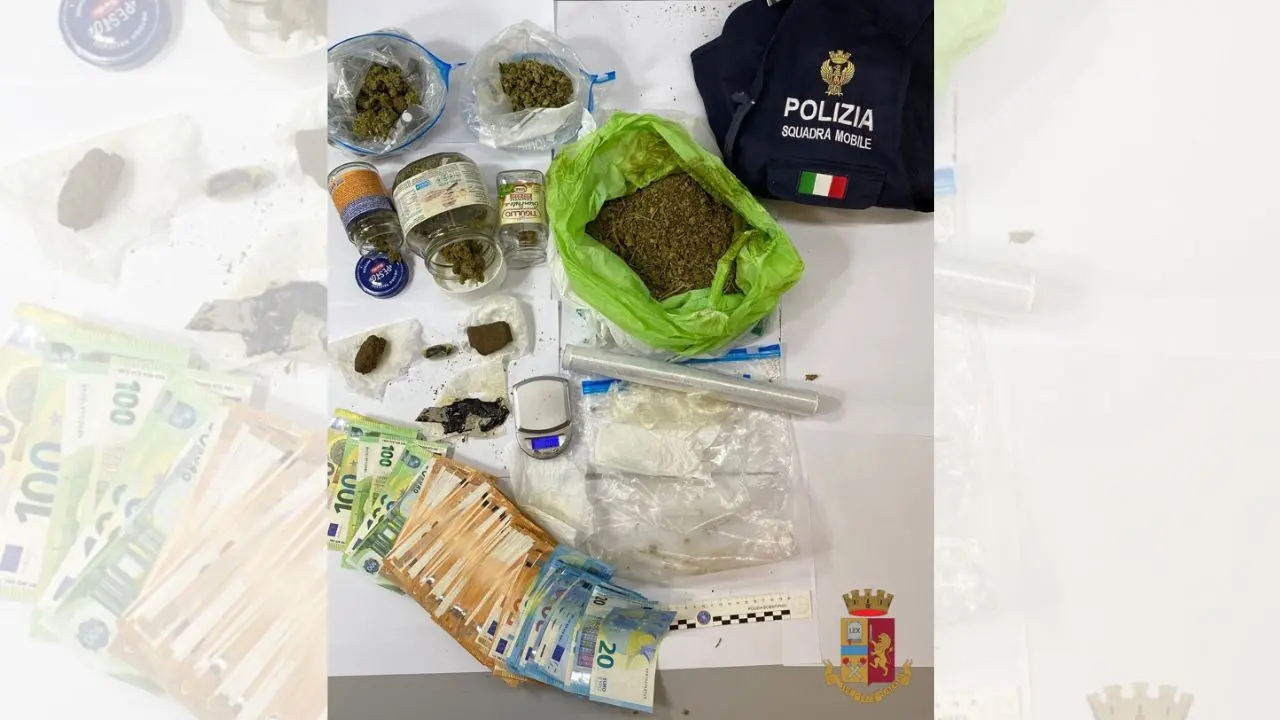 Rende, beccato in casa con marijuana e hashish: arrestato