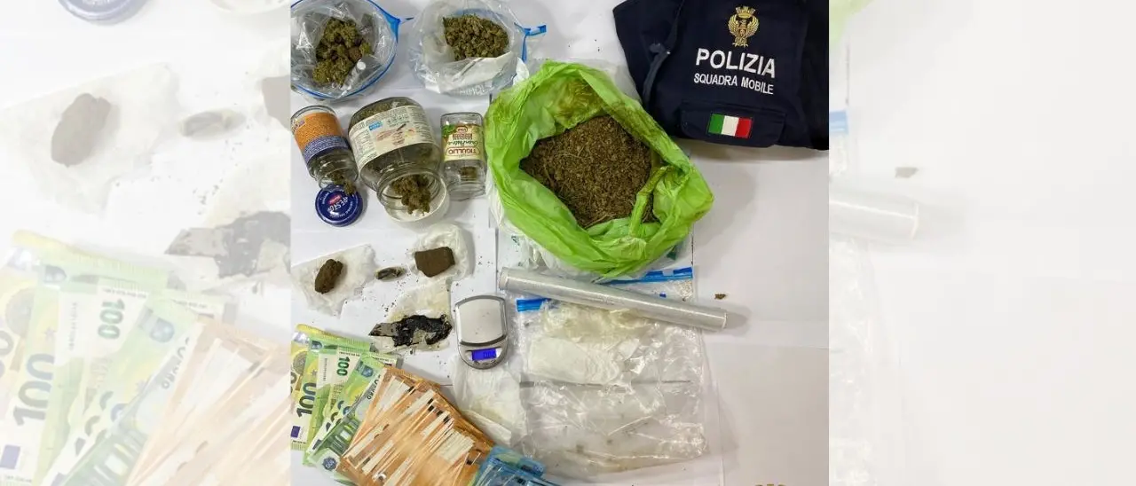 Rende, beccato in casa con marijuana e hashish: arrestato