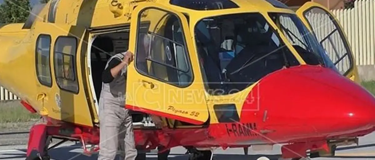 Siderno, donna ustionata a causa incidente domestico: trasportata in elisoccorso al Gom