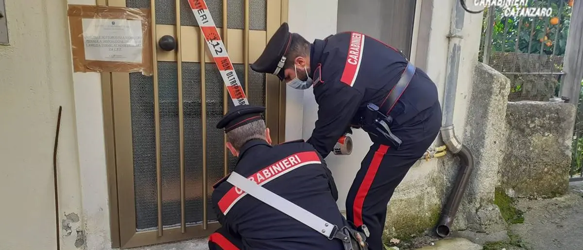 Donna uccisa nella notte nel Lametino, fermato il marito: indagini dei carabinieri