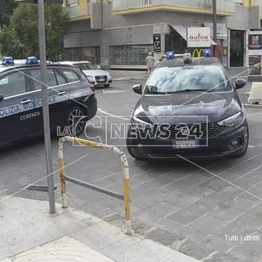 Cosenza, comandante della Municipale fuma in ufficio: ora rischia un processo penale