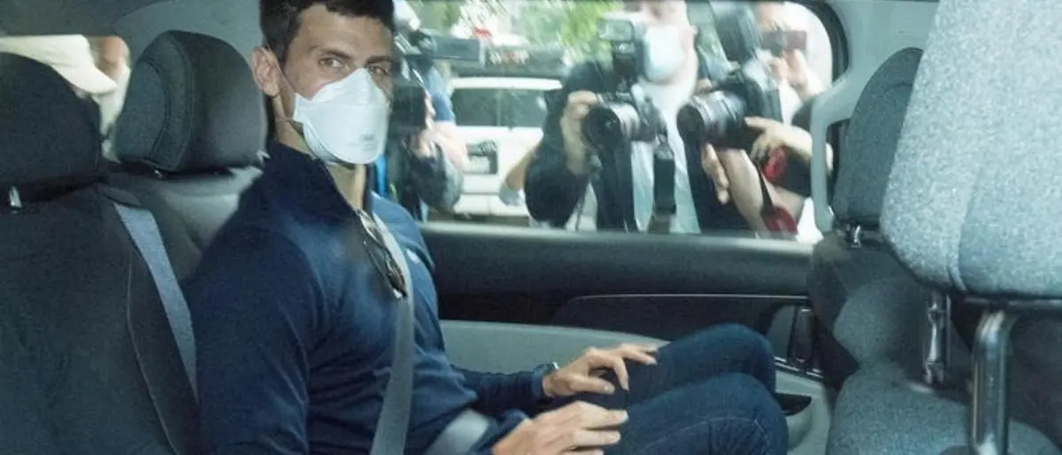 Djokovic torna a casa, dopo l’espulsione dall'Australia il tennista verso Belgrado