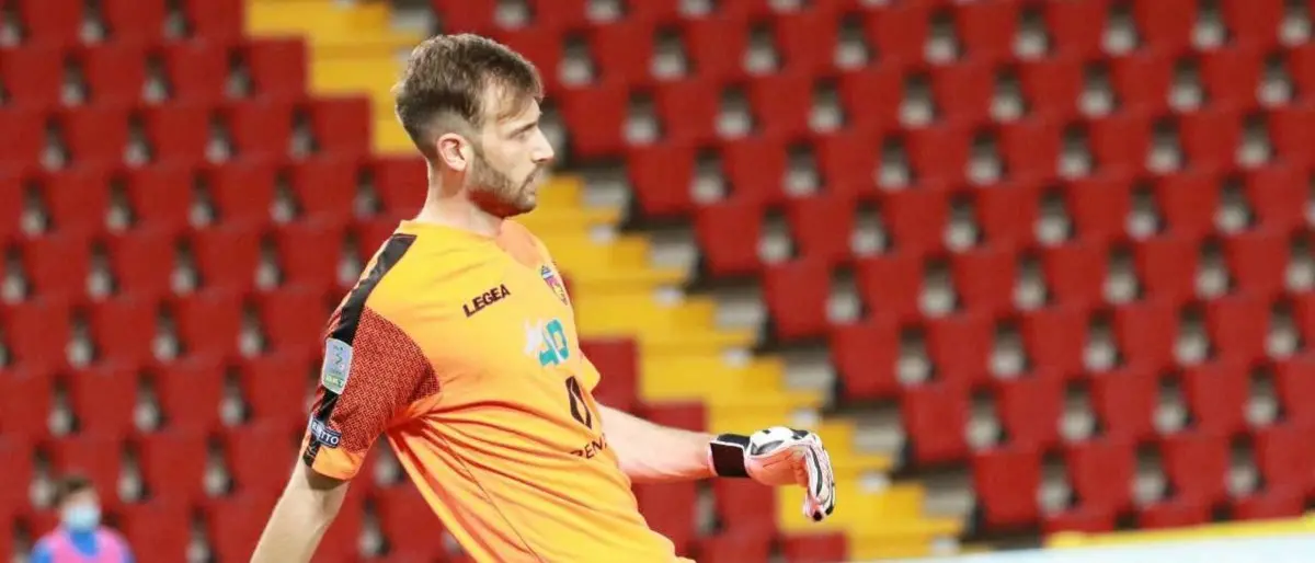 Cosenza calcio, “porte” girevoli e meno Covid: Sarri prende il posto di Saracco, calano i contagi