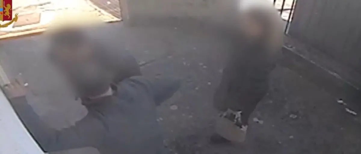 Vendevano online macchine e trattori inesistenti, il Tdl scarcera un indagato