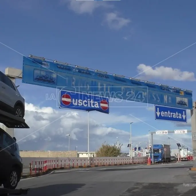 Sicilia chiama, Calabria risponde: anche Occhiuto consente di traghettare senza super green pass