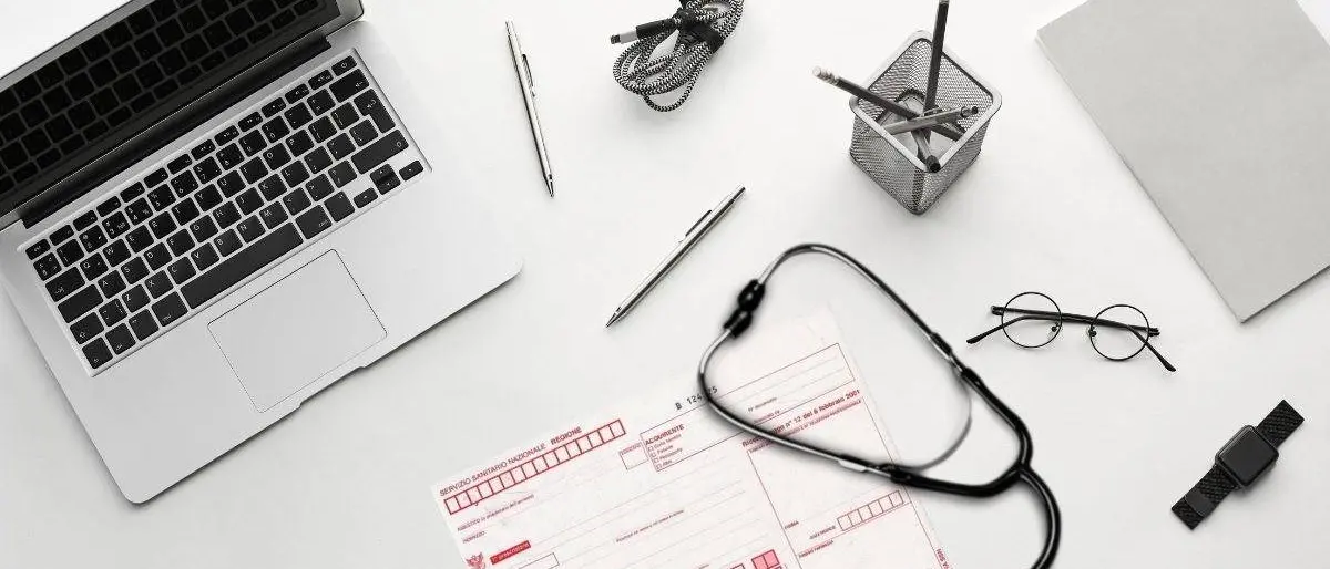 Oltre 2500 false ricette per ottenere farmaci e rivenderli, un giro d’affari di 82mila euro: ecco come funzionava