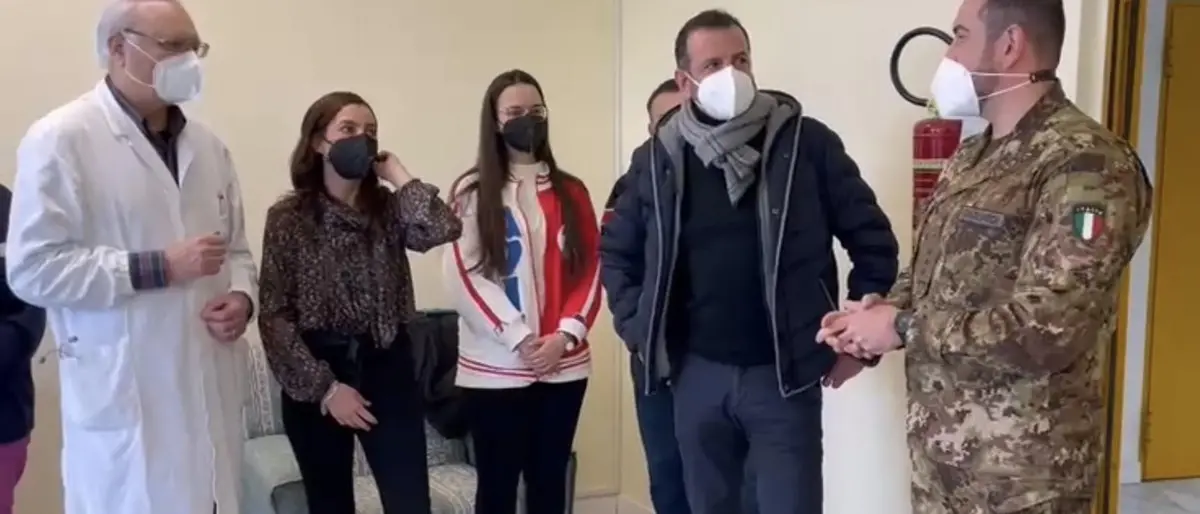 L’esercito dona a Pediatria un’apparecchiatura per monitorare le funzioni vitali dei neonati