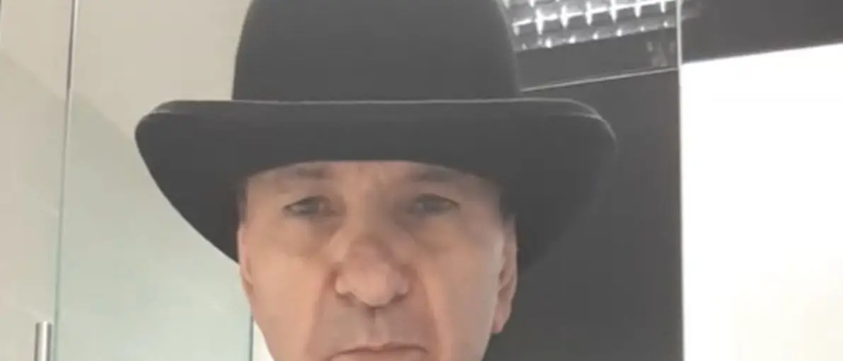 «Se va in ospedale lo intubano e muore, dagli spremute»: le intercettazioni del medico no vax Petrella arrestato