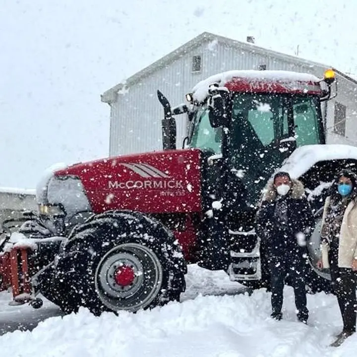 Neve a San Giovanni in Fiore, scuole chiuse anche domani e sindaco in prima linea nello sgombero stradale