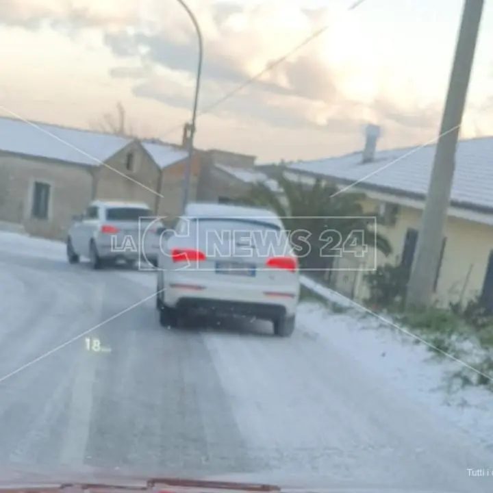 Neve in Calabria, disagi e scuole chiuse in alcuni centri del Cosentino e del Catanzarese