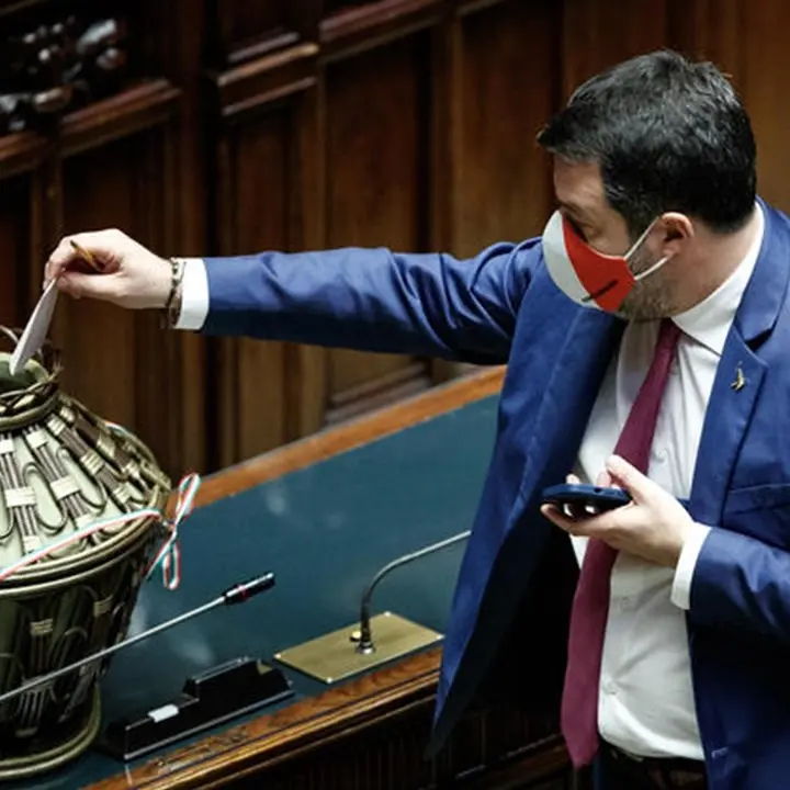 Nuovo giro di votazioni per il Quirinale, il Pd avverte il centrodestra: «Se forzate, salta la maggioranza»